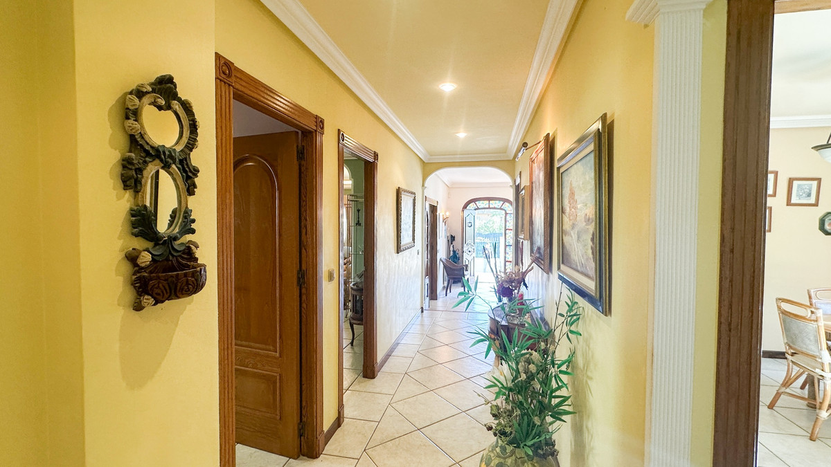 For sale - 6 Bedroom 5 Bathroom House - Detached Villa in Torrevieja - La Mata  - Alicante