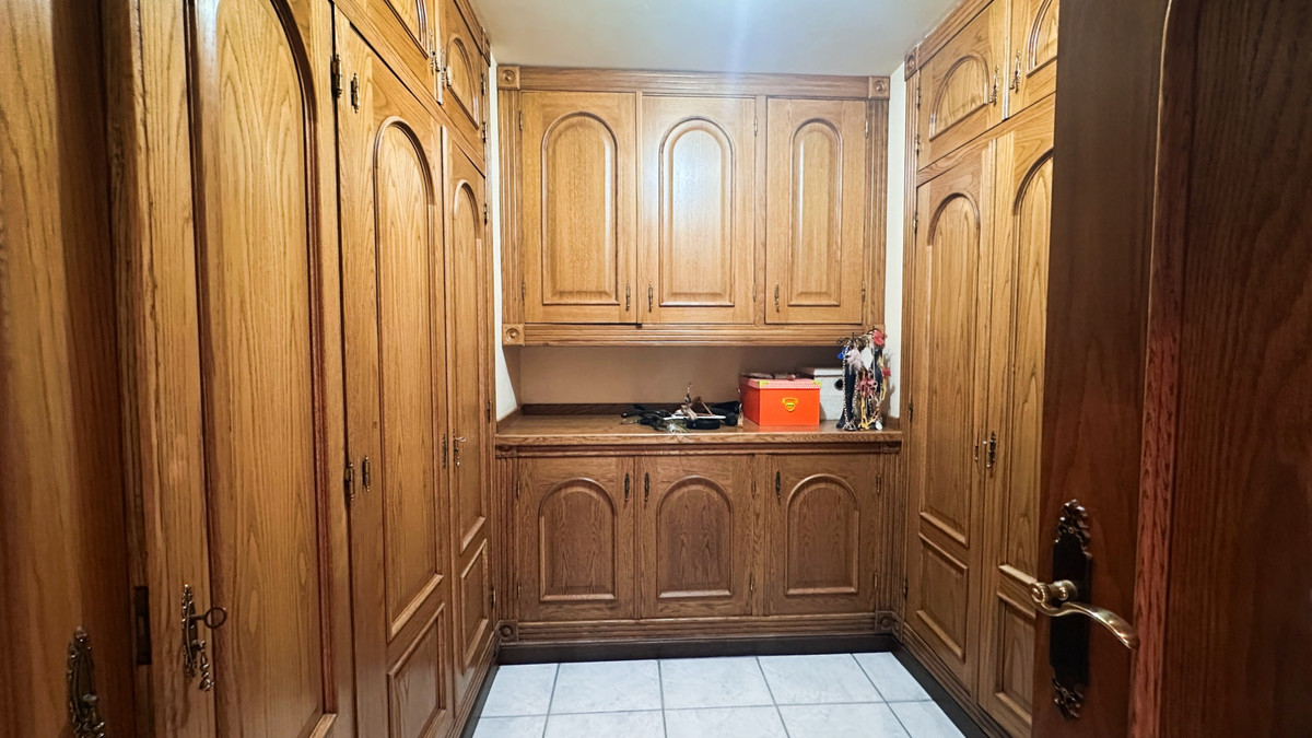 For sale - 6 Bedroom 5 Bathroom House - Detached Villa in Torrevieja - La Mata  - Alicante