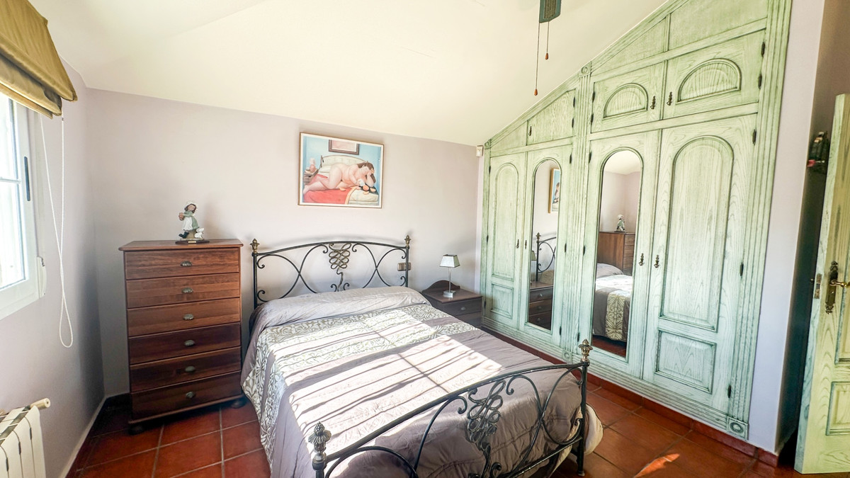 For sale - 6 Bedroom 5 Bathroom House - Detached Villa in Torrevieja - La Mata  - Alicante