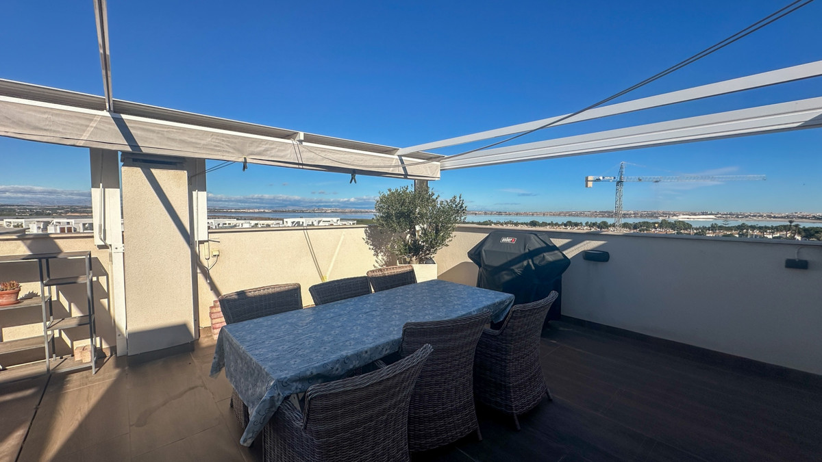 For sale - 3 Bedroom 2 Bathroom House - Bungalow in Torrevieja - Torrevieja Centro  - Alicante