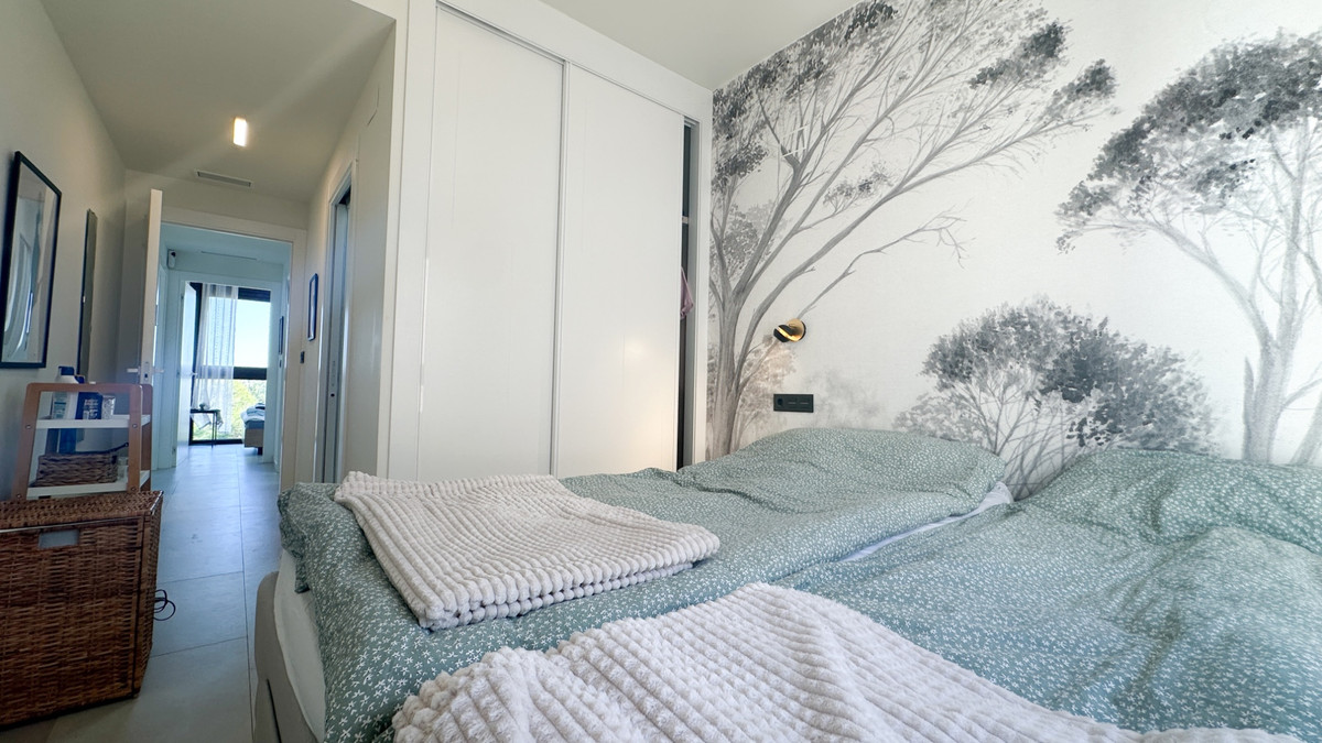 For sale - 3 Bedroom 2 Bathroom Apartment - Top Floor Apartment in Torrevieja - Torrevieja Centro  - Alicante