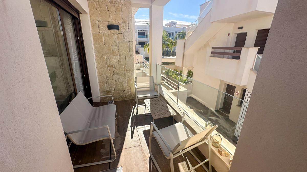 For sale - 3 Bedroom 2 Bathroom Apartment - Top Floor Apartment in Torrevieja - Torrevieja Centro  - Alicante