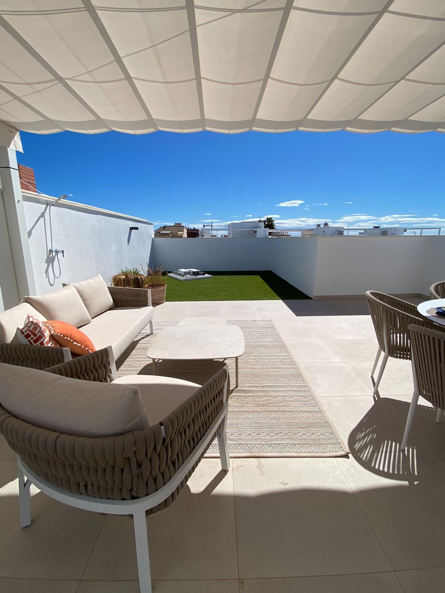 For sale - 3 Bedroom 2 Bathroom Bungalow in Pilar de La Horadada - pueblo  - Alicante