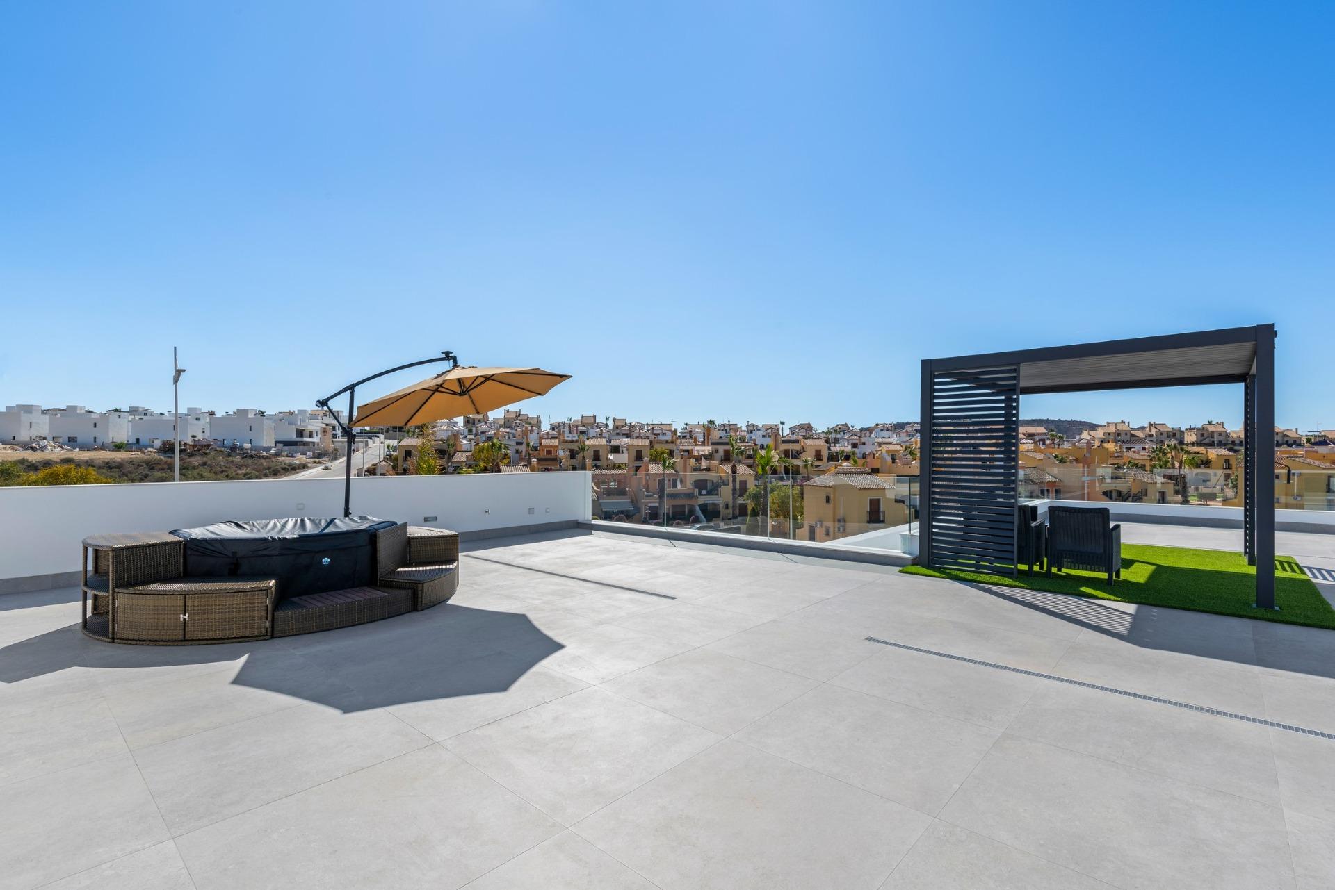 For sale - 3 Bedroom 2 Bathroom Villa in Algorfa - La Finca Golf  - Alicante