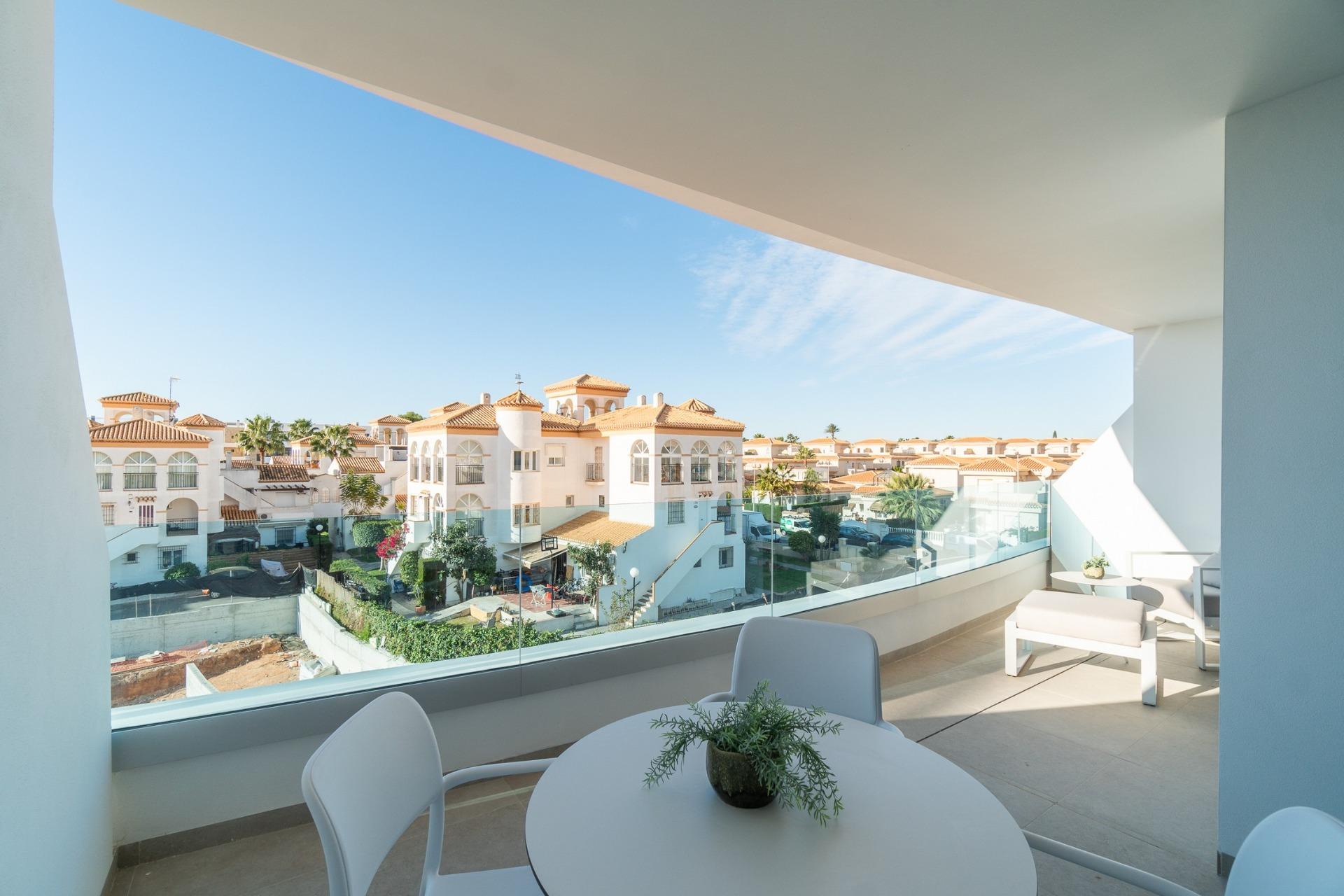 For sale - 3 Bedroom 2 Bathroom Penthouse in Orihuela Costa - Playa Flamenca  - Alicante