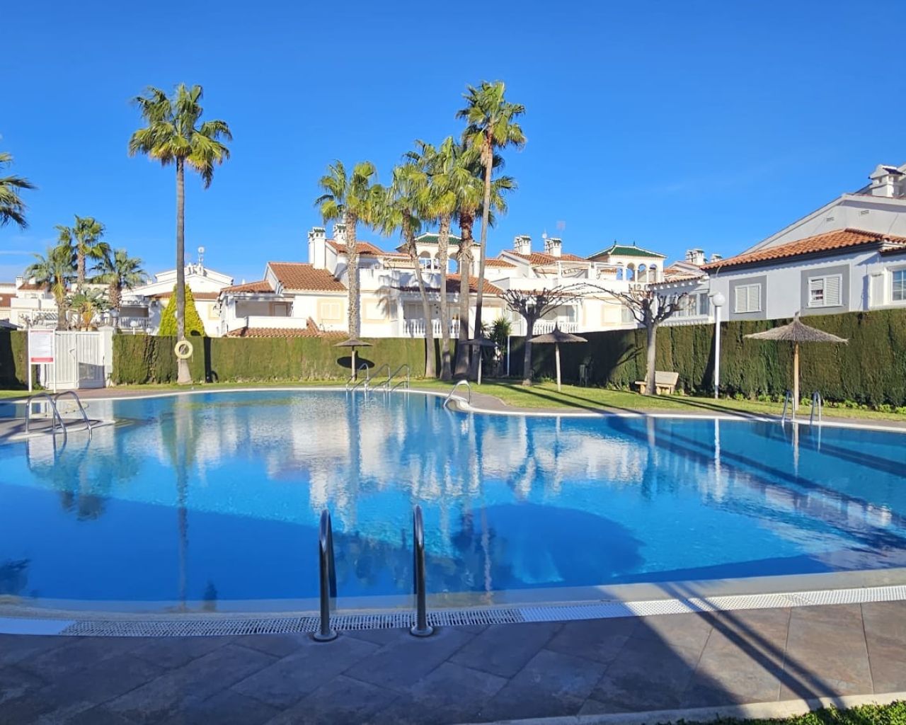 Penthouse in Playa Flamenca - Image 2