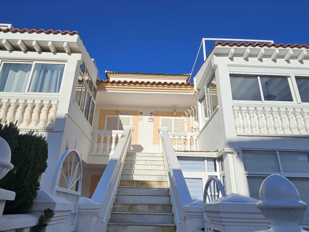 3 Bedroom 2 Bathroom Apartment in Orihuela Costa