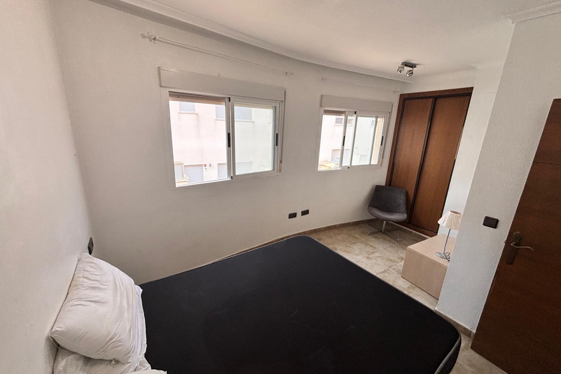 For sale - 5 Bedroom 2 Bathroom Townhouse in Guardamar del Segura - Urbanizaciones  - Alicante