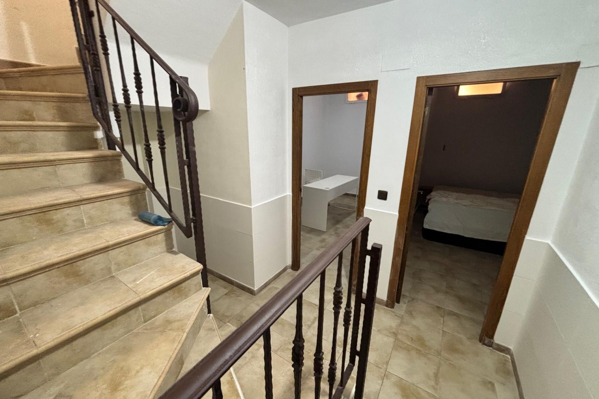 For sale - 5 Bedroom 2 Bathroom Townhouse in Guardamar del Segura - Urbanizaciones  - Alicante
