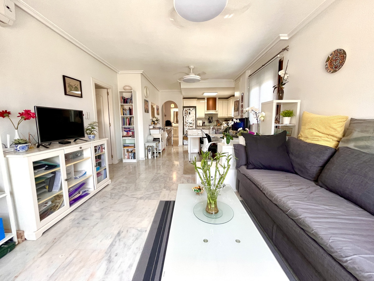 For sale - 2 Bedroom 2 Bathroom Apartment - Middle Floor Apartment in Orihuela - Villamartin  - Alicante