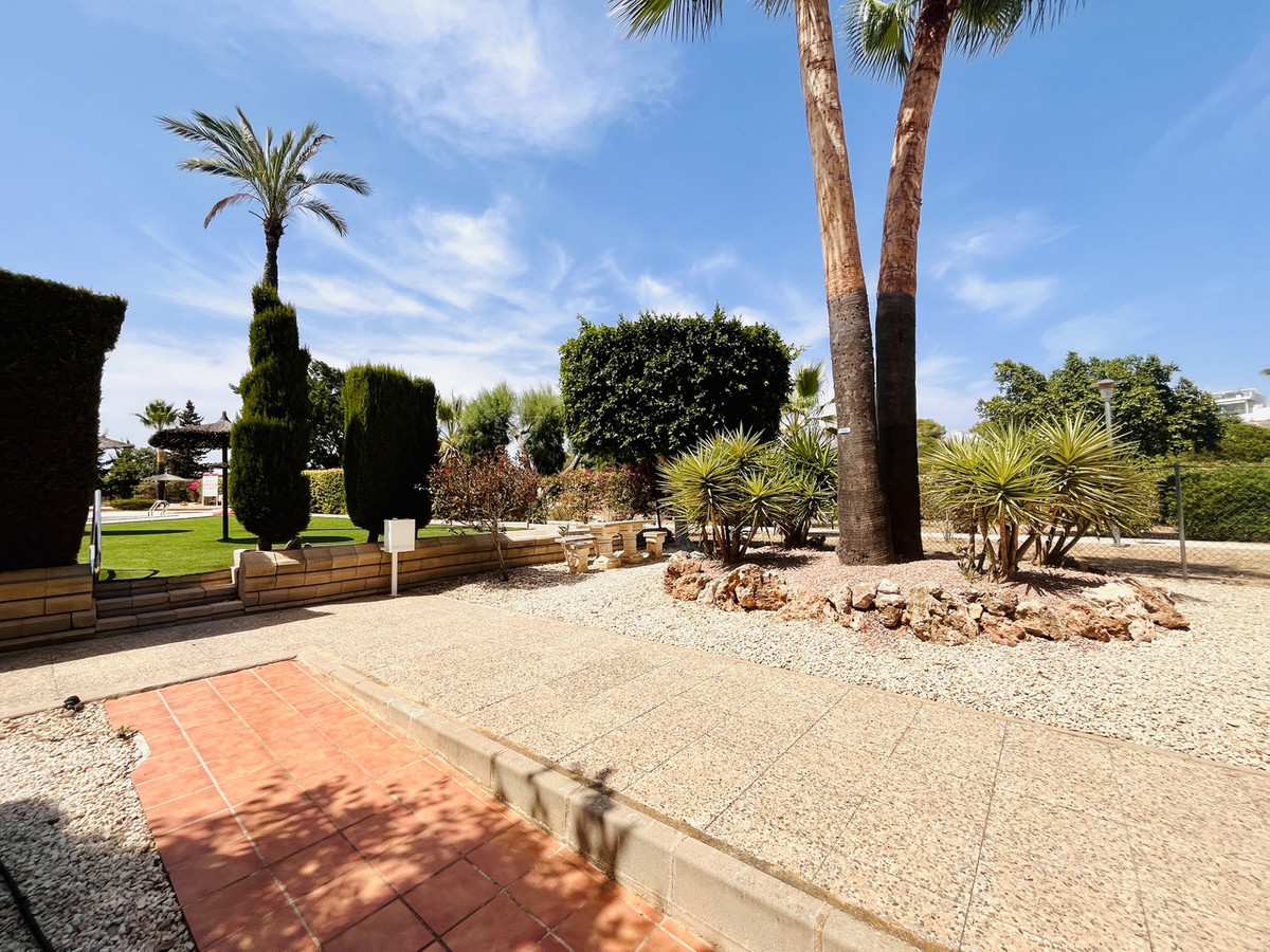 For sale - 2 Bedroom 2 Bathroom Apartment - Middle Floor Apartment in Orihuela - Villamartin  - Alicante