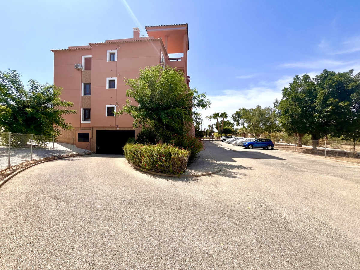 For sale - 2 Bedroom 2 Bathroom Apartment - Middle Floor Apartment in Orihuela - Villamartin  - Alicante