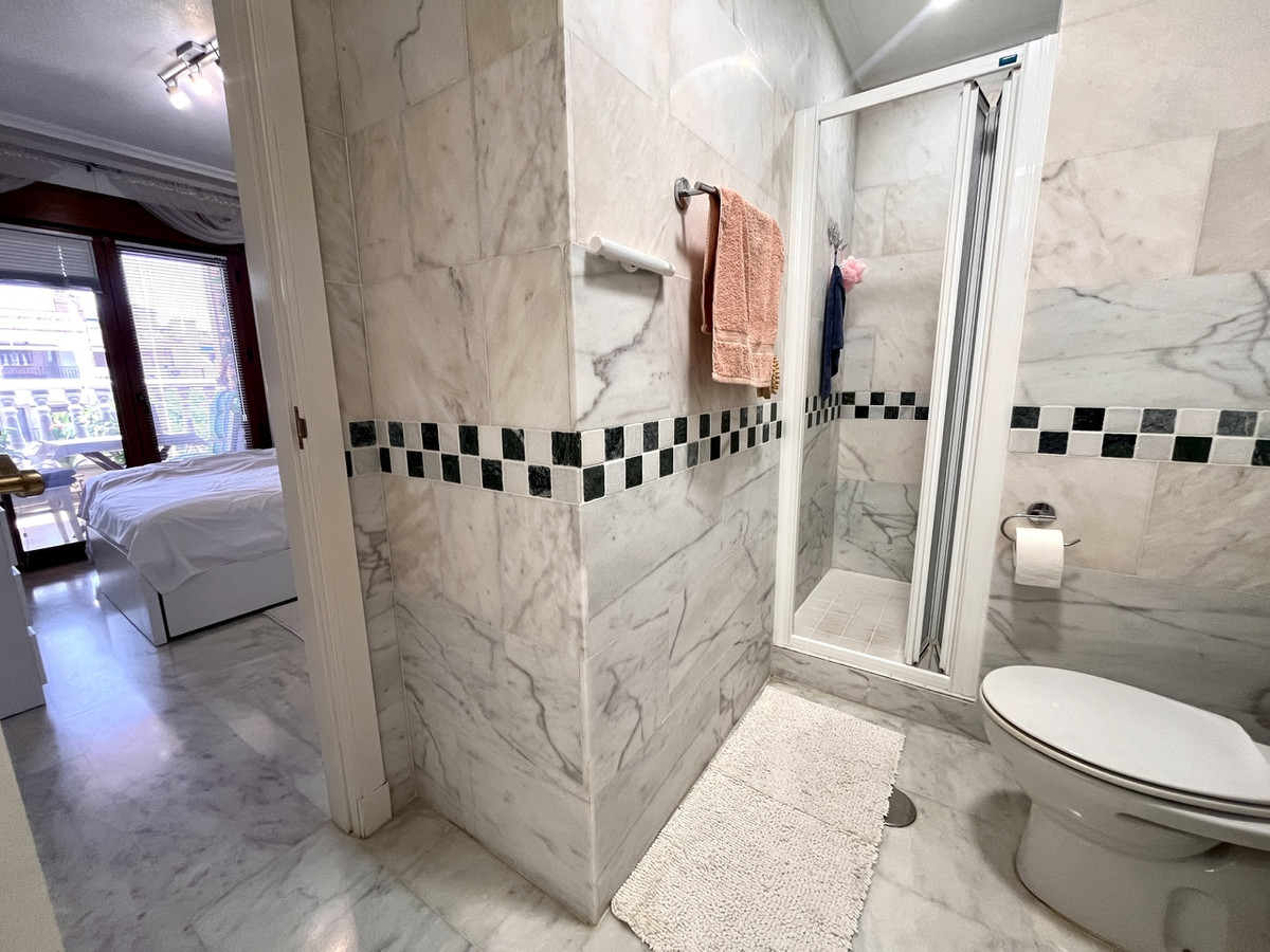 For sale - 2 Bedroom 2 Bathroom Apartment - Middle Floor Apartment in Orihuela - Villamartin  - Alicante