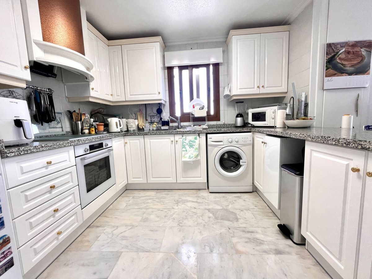 For sale - 2 Bedroom 2 Bathroom Apartment - Middle Floor Apartment in Orihuela - Villamartin  - Alicante