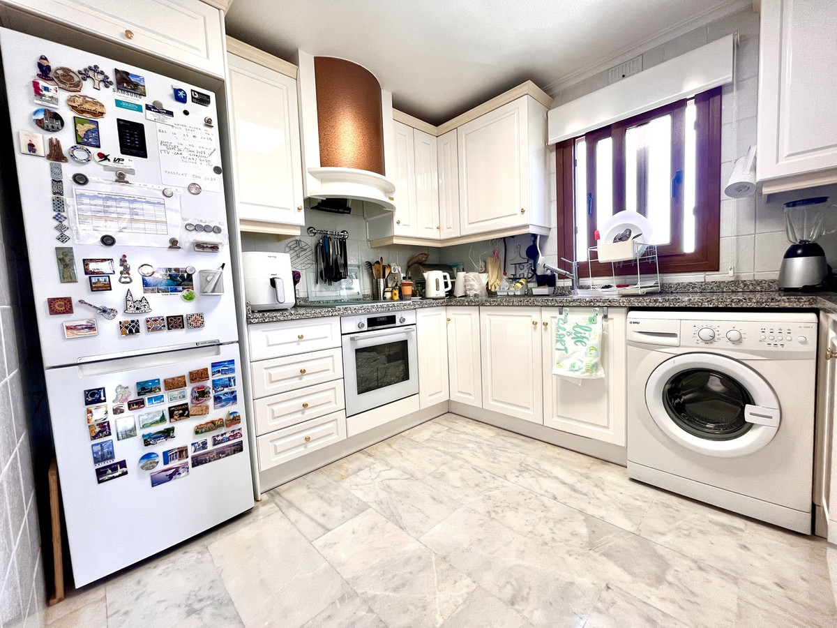 For sale - 2 Bedroom 2 Bathroom Apartment - Middle Floor Apartment in Orihuela - Villamartin  - Alicante