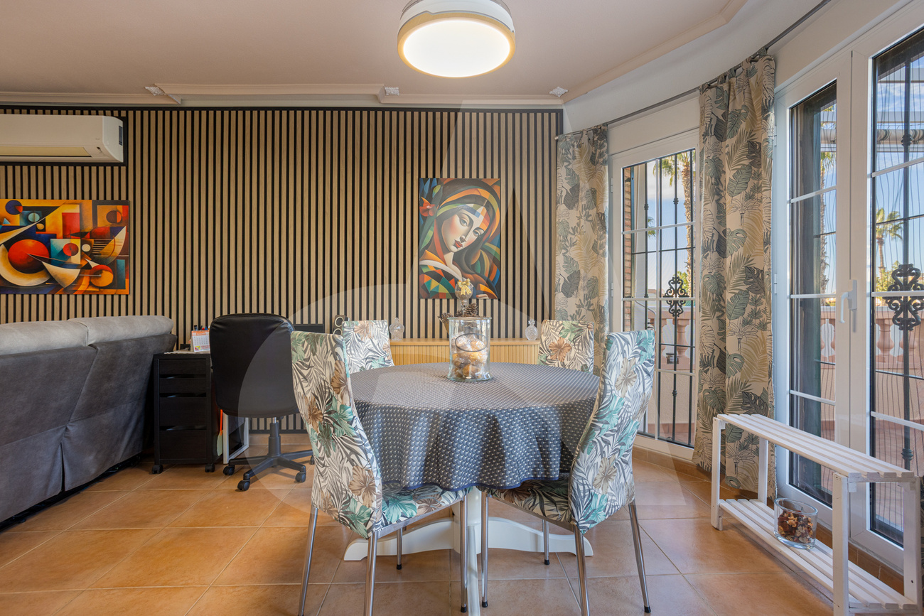 For sale - 3 Bedroom 2 Bathroom Villa in El Raso  - El Raso  - Alicante