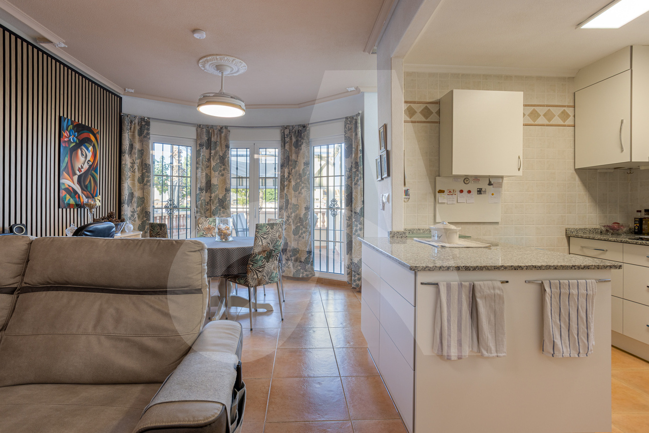 For sale - 3 Bedroom 2 Bathroom Villa in El Raso  - El Raso  - Alicante