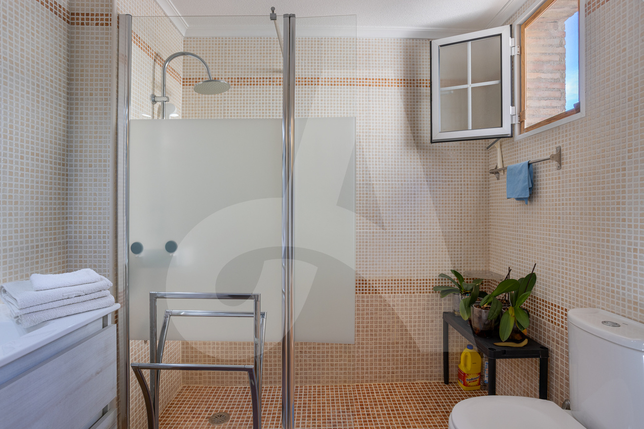 For sale - 3 Bedroom 2 Bathroom Villa in El Raso  - El Raso  - Alicante