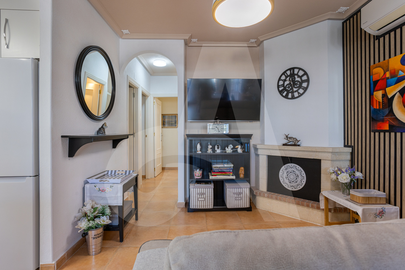 For sale - 3 Bedroom 2 Bathroom Villa in El Raso  - El Raso  - Alicante