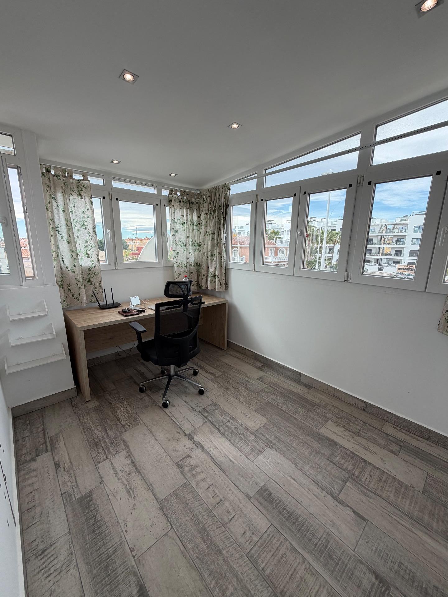 For sale - 3 Bedroom 3 Bathroom Town House in La Zenia - La Zenia  - Alicante