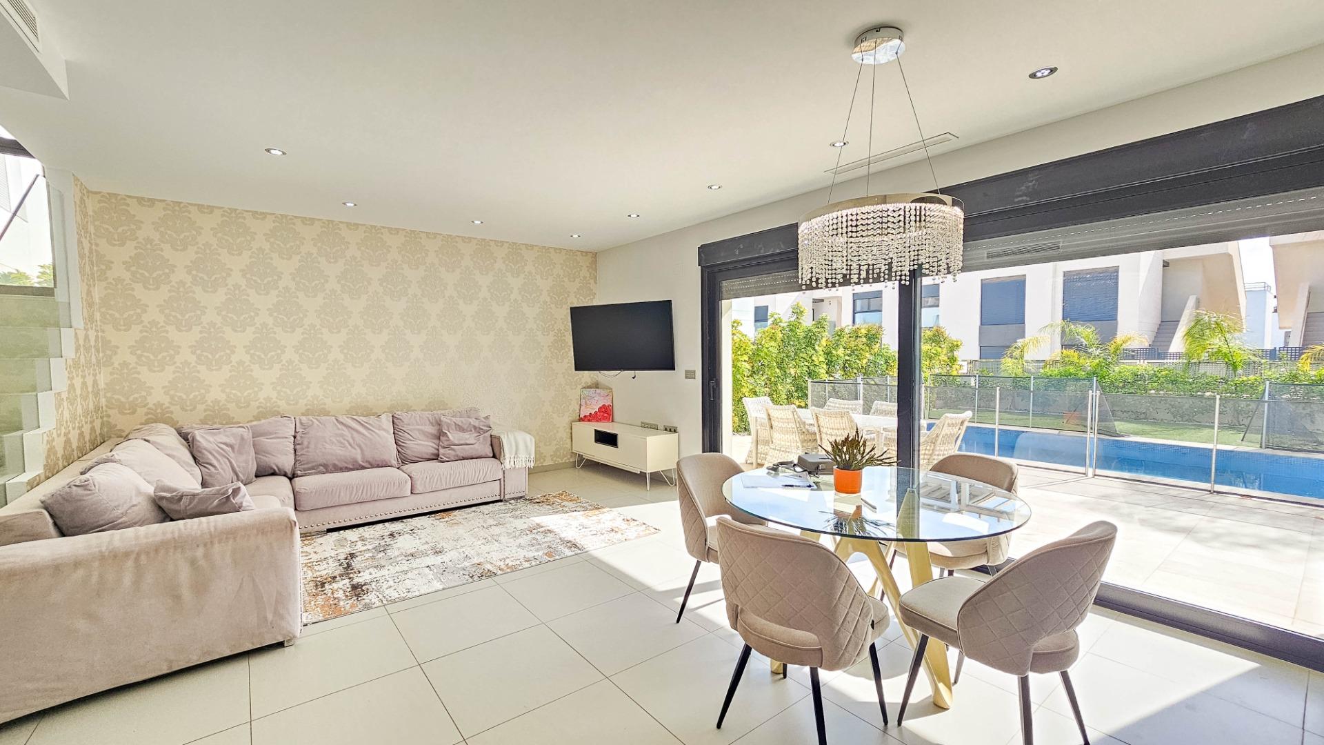 For sale - 3 Bedroom 2 Bathroom Villa in Cuidad Quesada - Cuidad Quesada  - Alicante