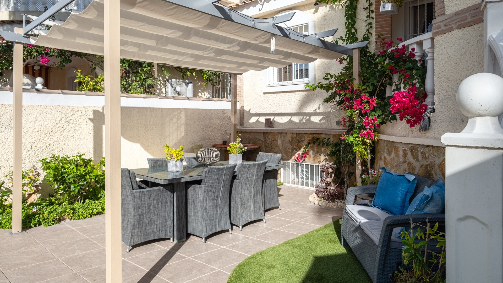 For sale - 6 Bedroom 4 Bathroom Villa in Santa Pola - Costa Blanca  - Alicante