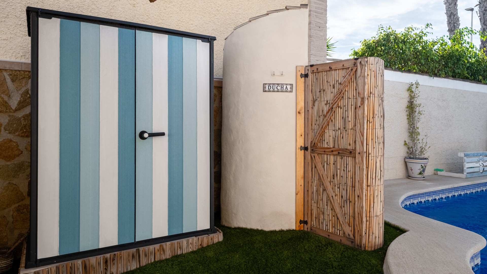 For sale - 6 Bedroom 4 Bathroom Villa in Santa Pola - Costa Blanca  - Alicante