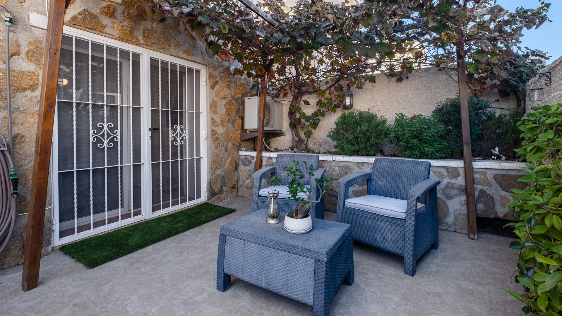 For sale - 6 Bedroom 4 Bathroom Villa in Santa Pola - Costa Blanca  - Alicante