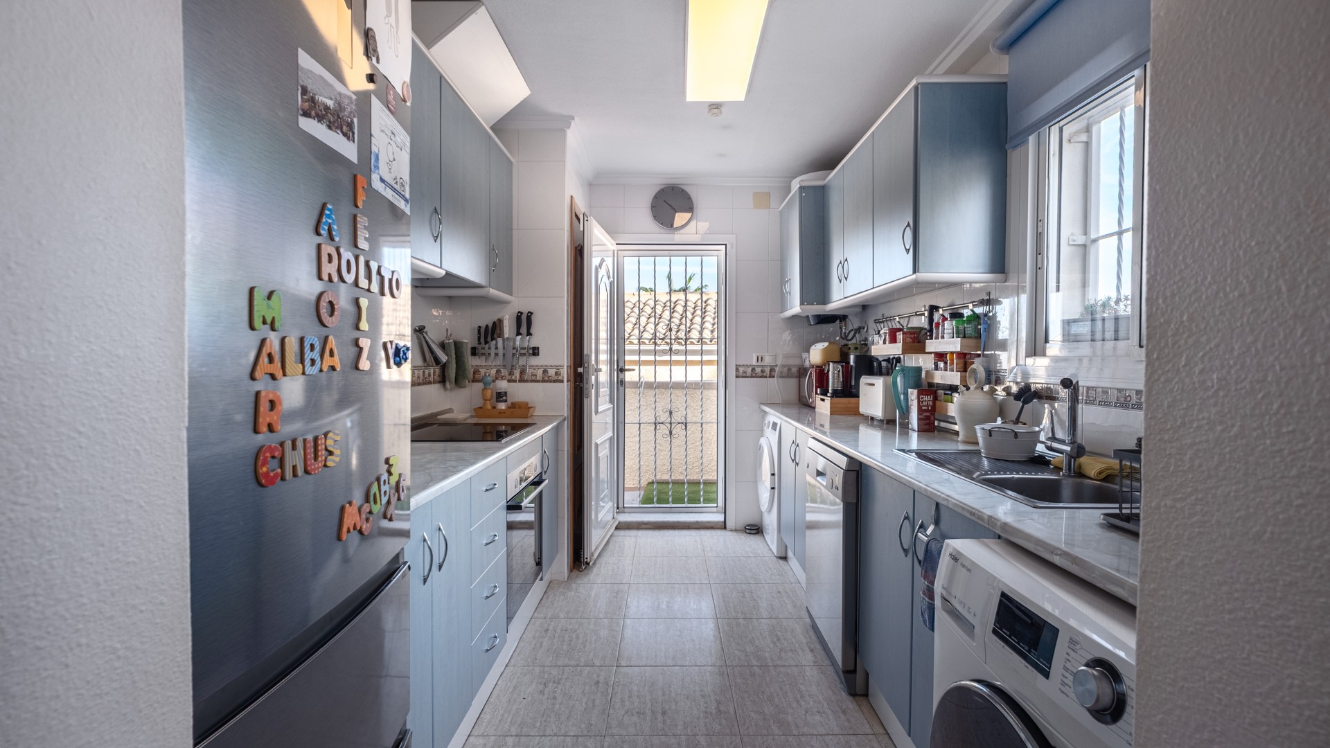 For sale - 6 Bedroom 4 Bathroom Villa in Santa Pola - Costa Blanca  - Alicante