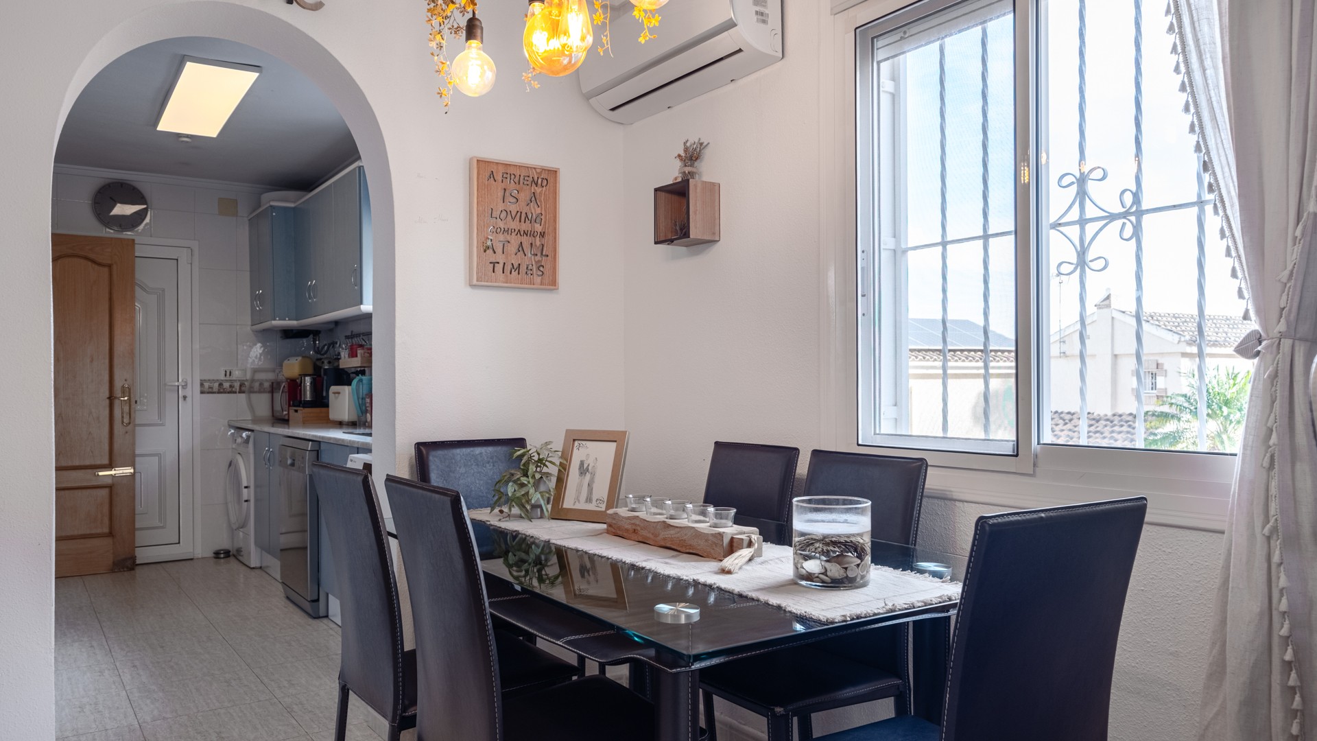 For sale - 6 Bedroom 4 Bathroom Villa in Santa Pola - Costa Blanca  - Alicante