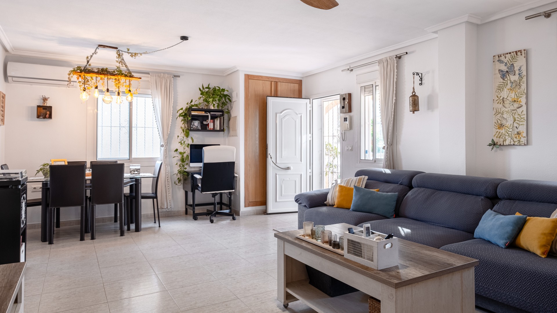 For sale - 6 Bedroom 4 Bathroom Villa in Santa Pola - Costa Blanca  - Alicante