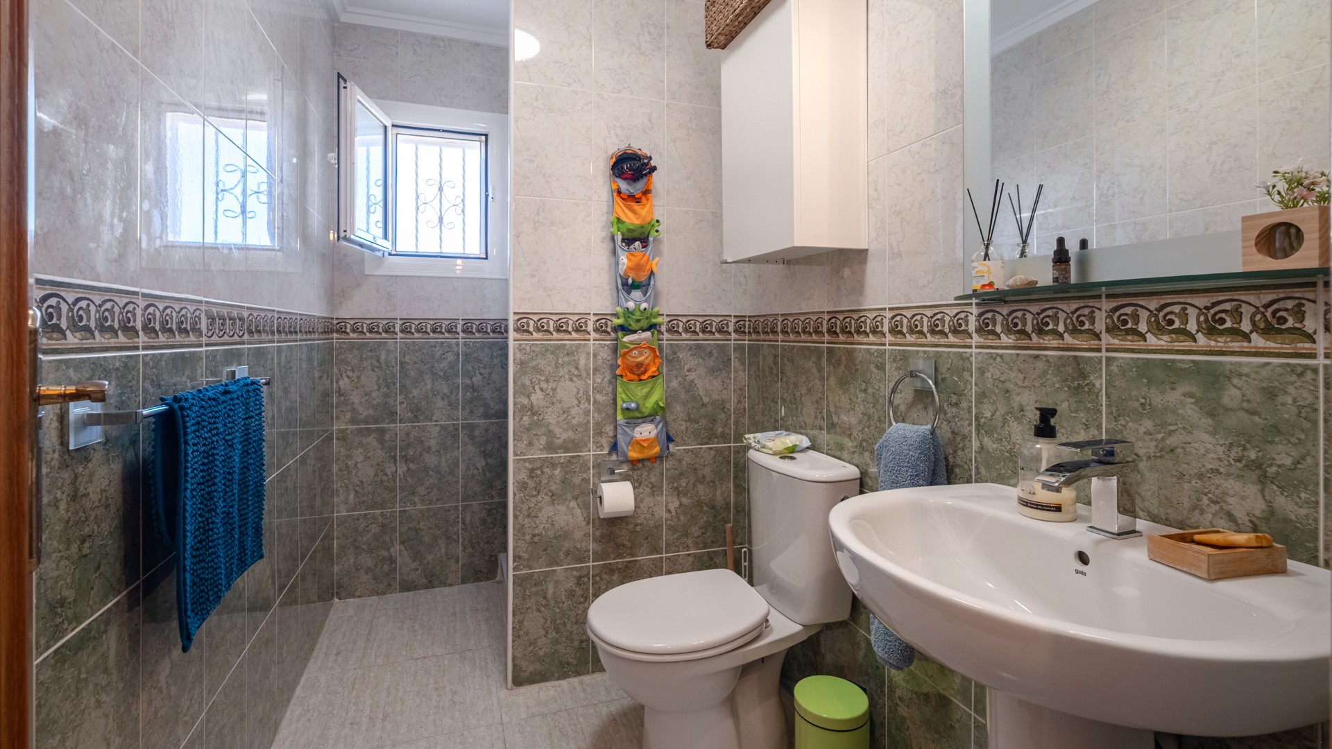 For sale - 6 Bedroom 4 Bathroom Villa in Santa Pola - Costa Blanca  - Alicante