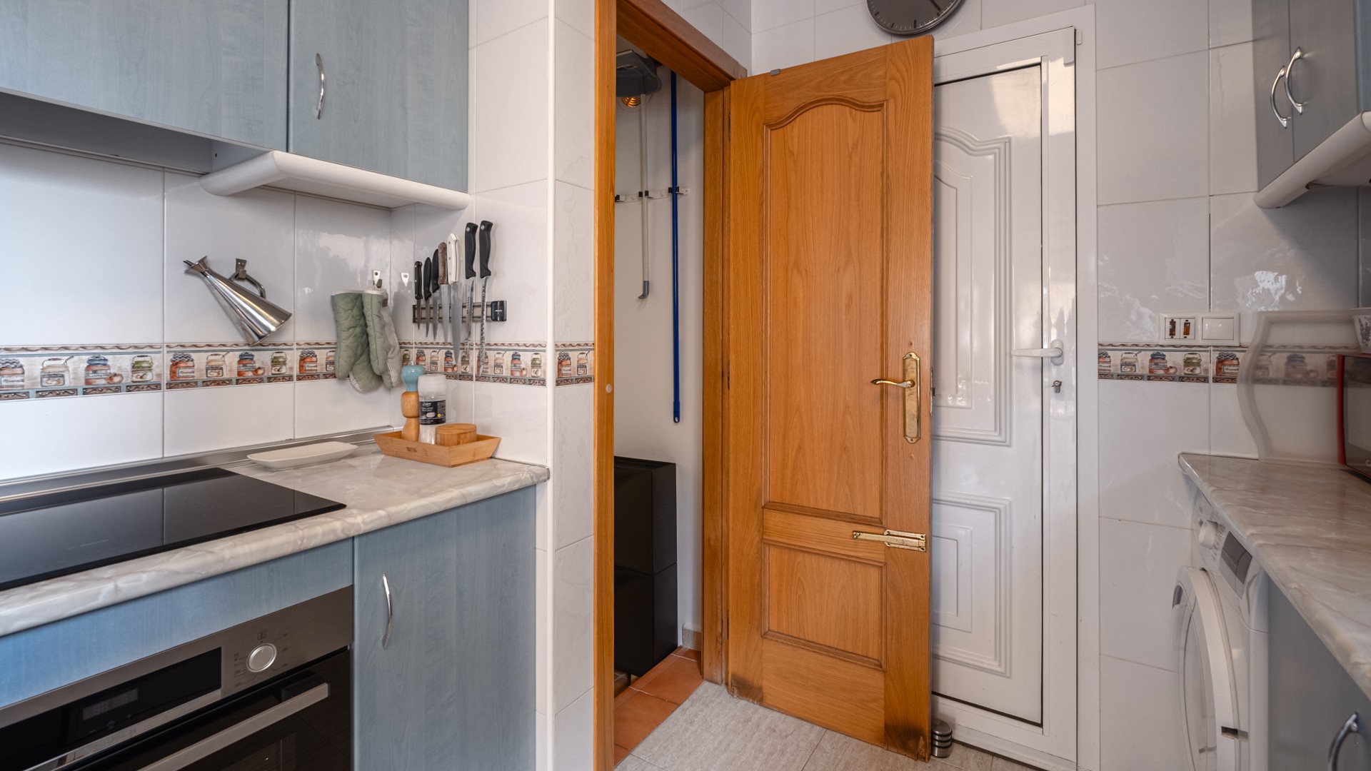 For sale - 6 Bedroom 4 Bathroom Villa in Santa Pola - Costa Blanca  - Alicante