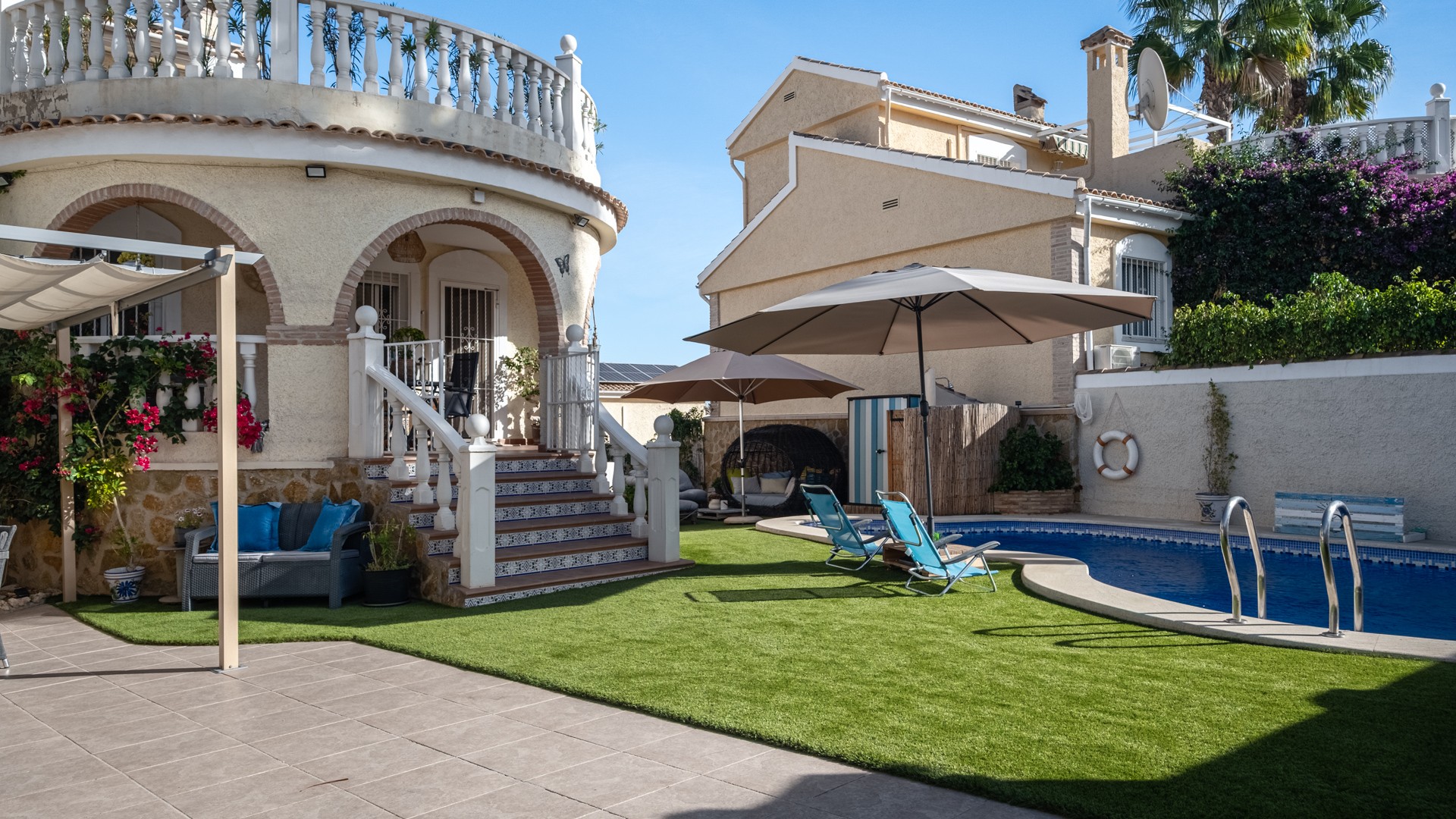 For sale - 6 Bedroom 4 Bathroom Villa in Santa Pola - Costa Blanca  - Alicante