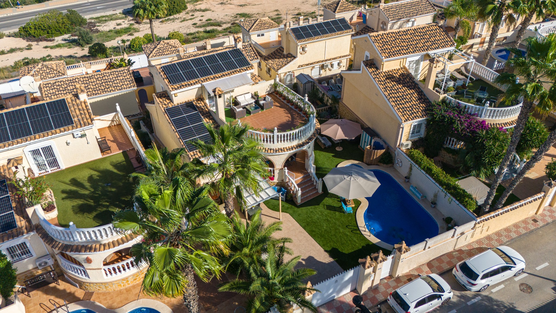 For sale - 6 Bedroom 4 Bathroom Villa in Santa Pola - Costa Blanca  - Alicante