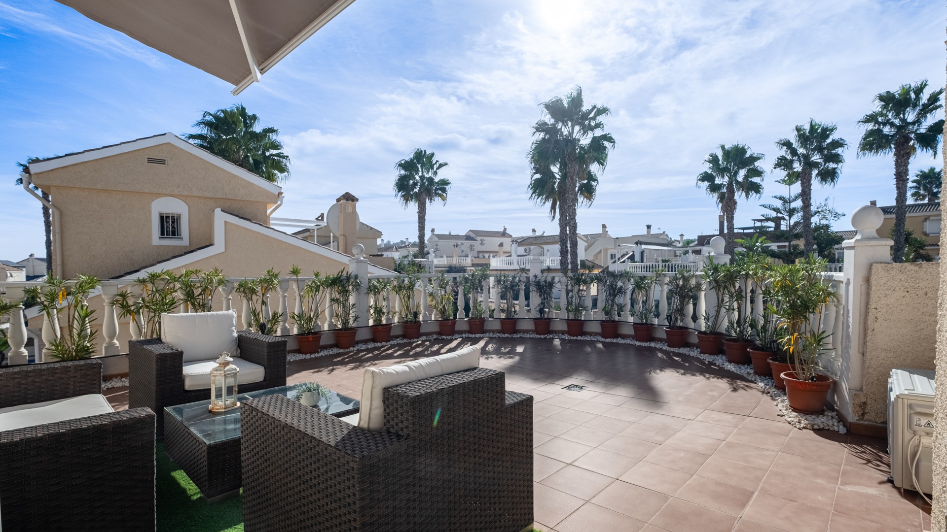 For sale - 6 Bedroom 4 Bathroom Villa in Santa Pola - Costa Blanca  - Alicante