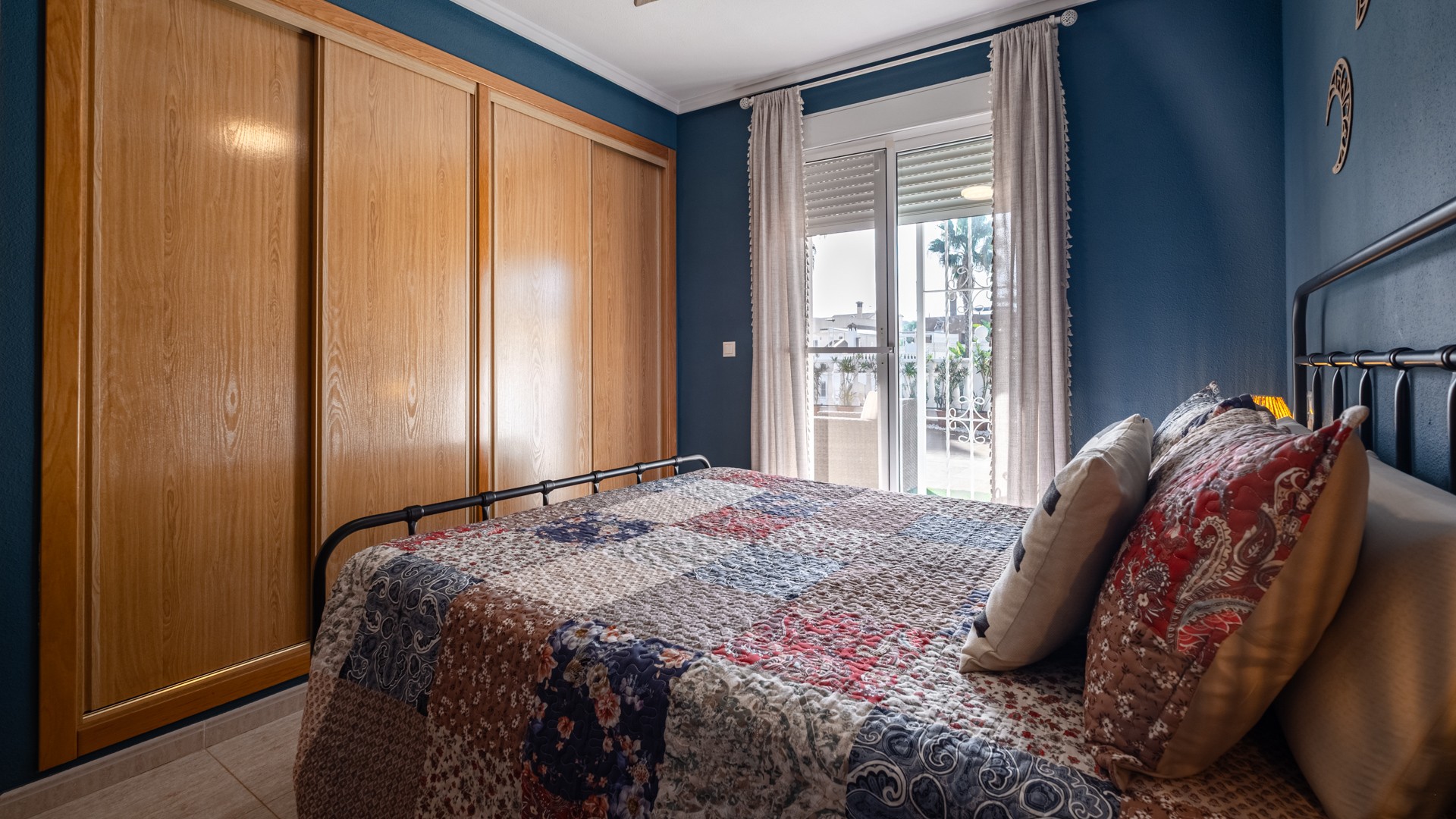 For sale - 6 Bedroom 4 Bathroom Villa in Santa Pola - Costa Blanca  - Alicante