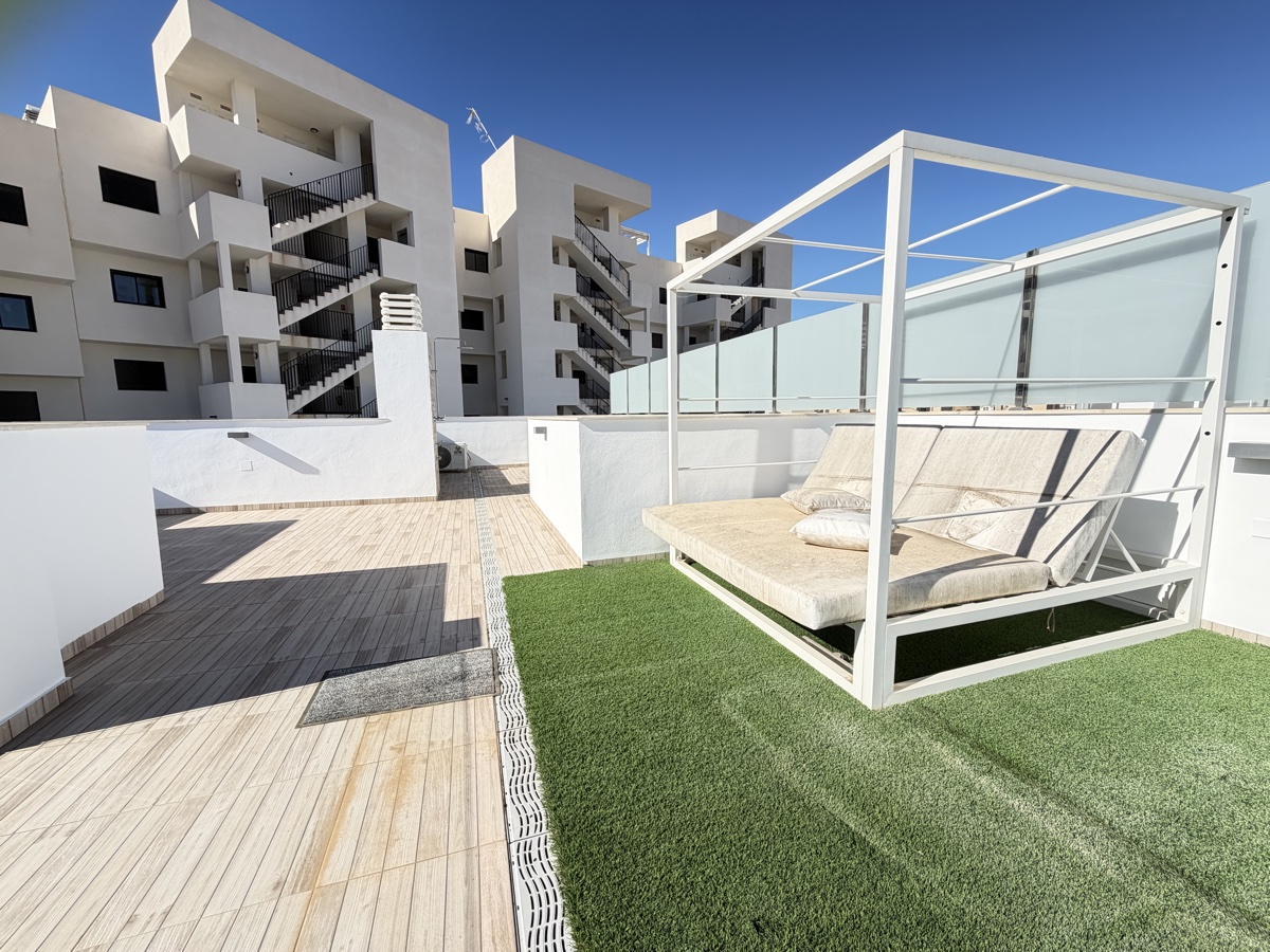For sale - 4 Bedroom 3 Bathroom Villa in Villamartin - , Villamartin, Alicante, Spain - Alicante