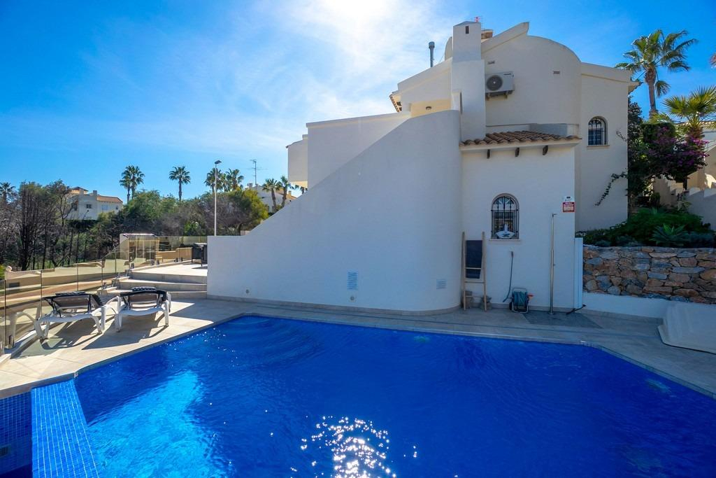 4 Bedroom 3 Bathroom Villa in Villamartin