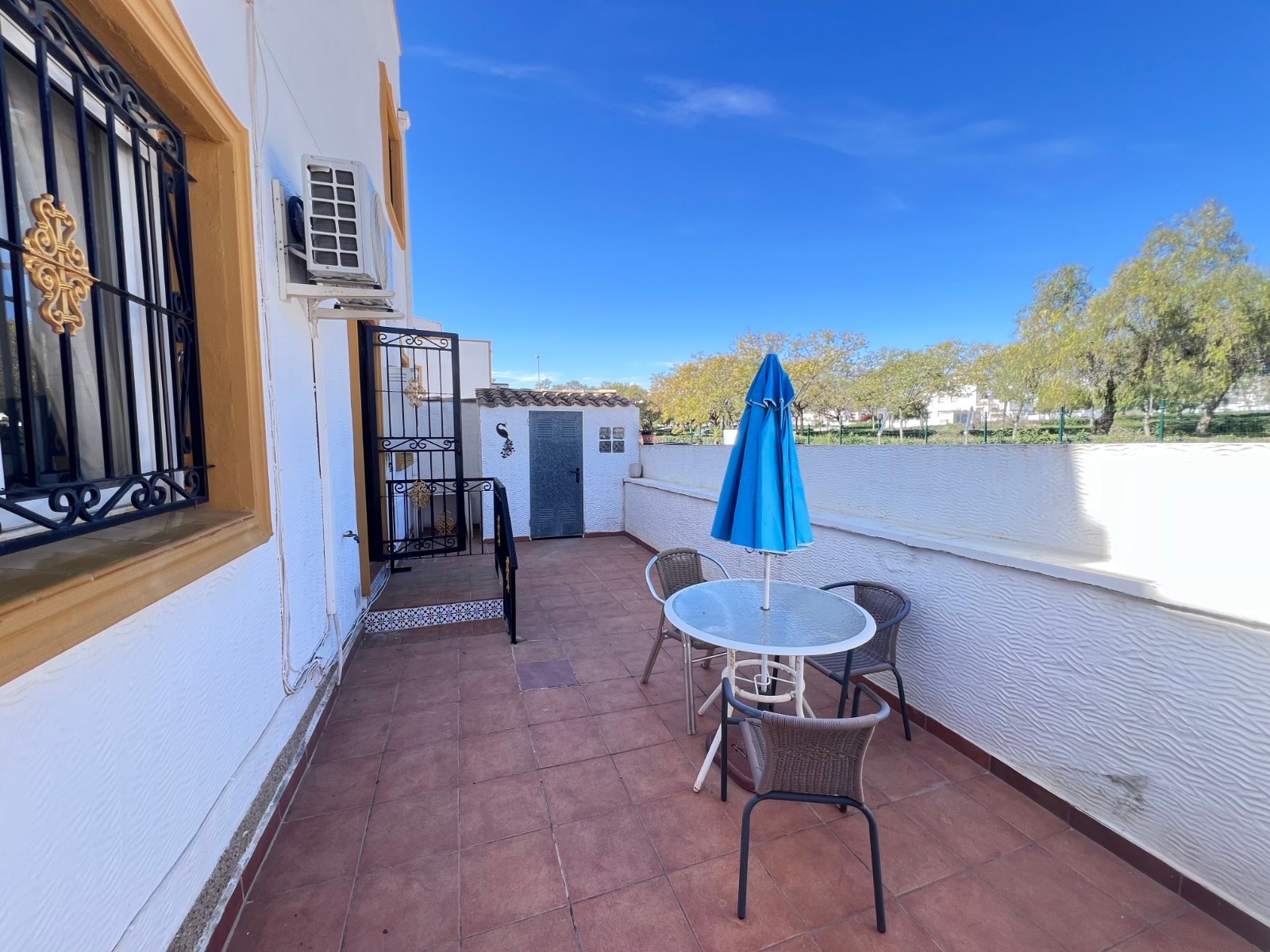 For sale - 3 Bedroom 2 Bathroom House in Vistabella Golf - Entre Naranjos Vistabella  - Alicante