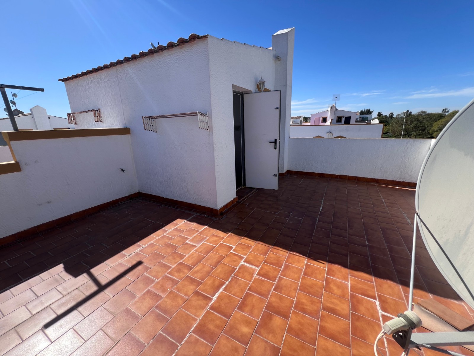 For sale - 3 Bedroom 2 Bathroom House in Vistabella Golf - Entre Naranjos Vistabella  - Alicante