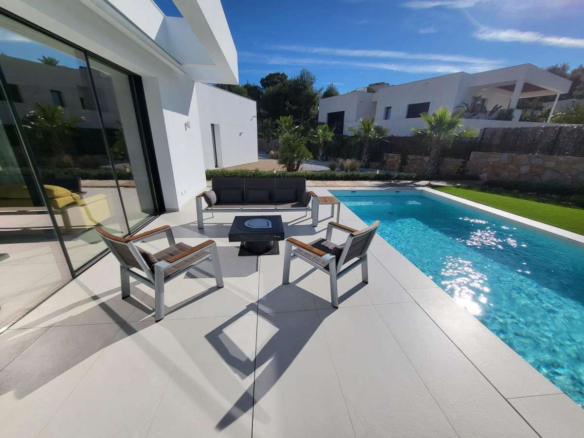 For sale - 5 Bedroom 4 Bathroom House - Detached Villa in Orihuela - Las Colinas Golf  - Alicante