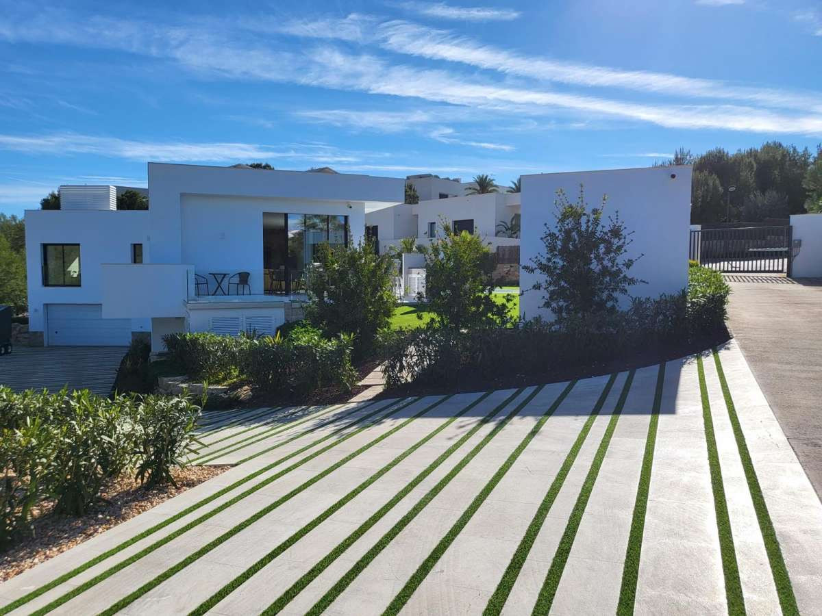 For sale - 5 Bedroom 4 Bathroom House - Detached Villa in Orihuela - Las Colinas Golf  - Alicante