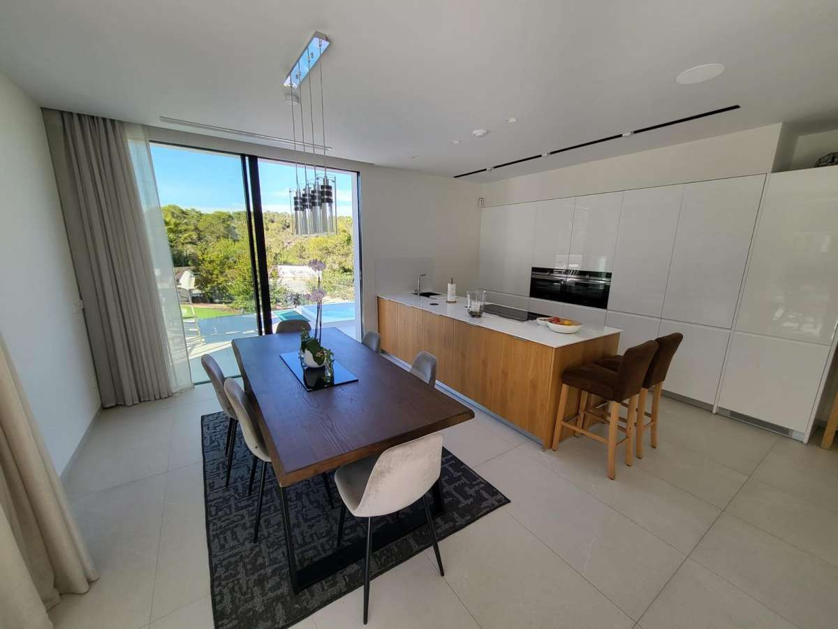 For sale - 5 Bedroom 4 Bathroom House - Detached Villa in Orihuela - Las Colinas Golf  - Alicante