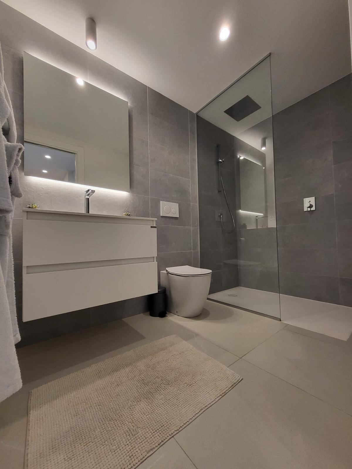 For sale - 5 Bedroom 4 Bathroom House - Detached Villa in Orihuela - Las Colinas Golf  - Alicante