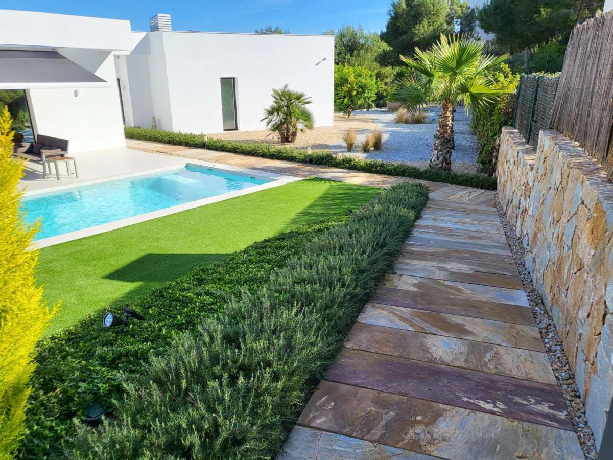 For sale - 5 Bedroom 4 Bathroom House - Detached Villa in Orihuela - Las Colinas Golf  - Alicante