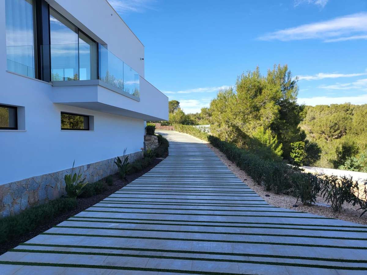 For sale - 5 Bedroom 4 Bathroom House - Detached Villa in Orihuela - Las Colinas Golf  - Alicante