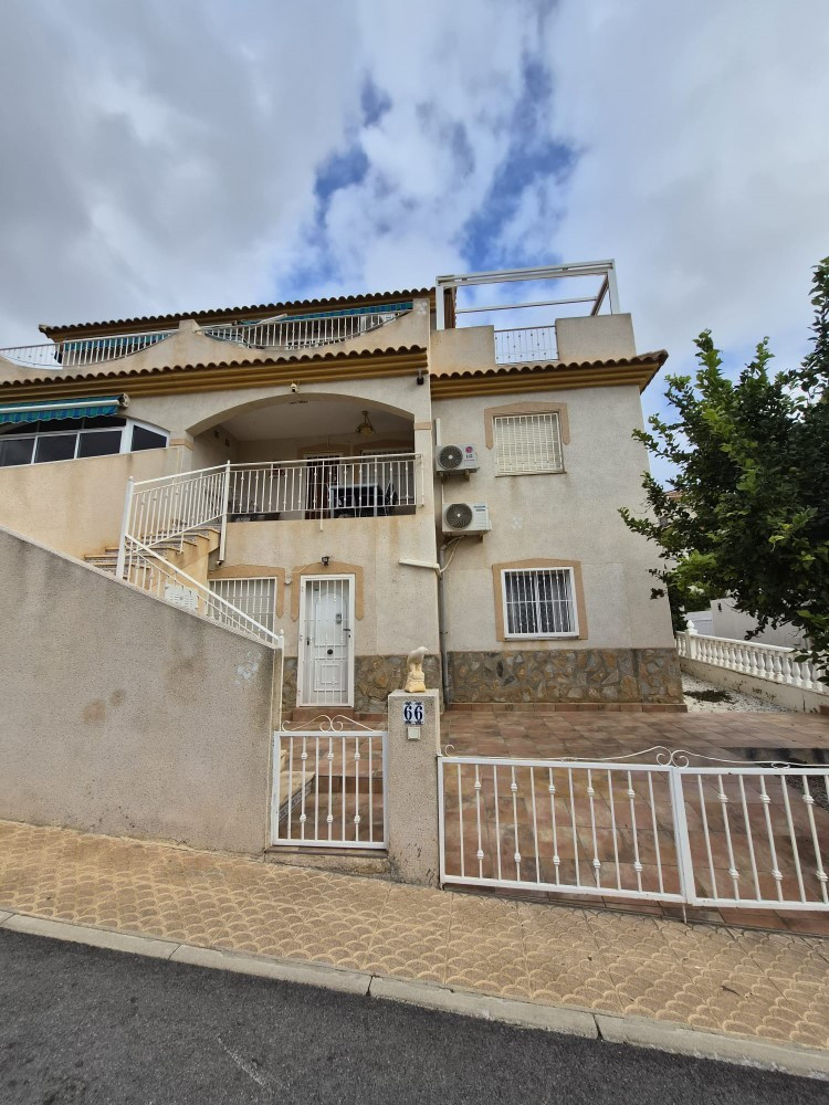For sale - 5 Bedroom 3 Bathroom Apartment - Duplex in Orihuela - Playa Flamenca  - Alicante