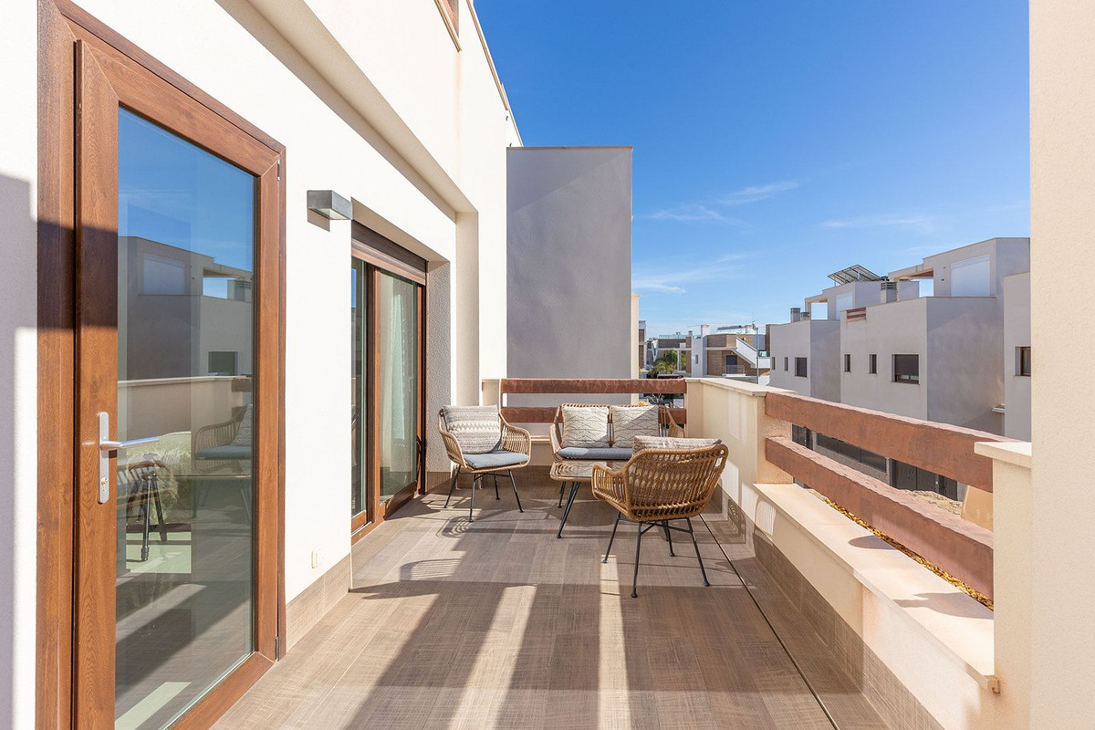 For sale - 3 Bedroom 3 Bathroom House - Detached Villa in Rojales - Ciudad Quesada  - Alicante