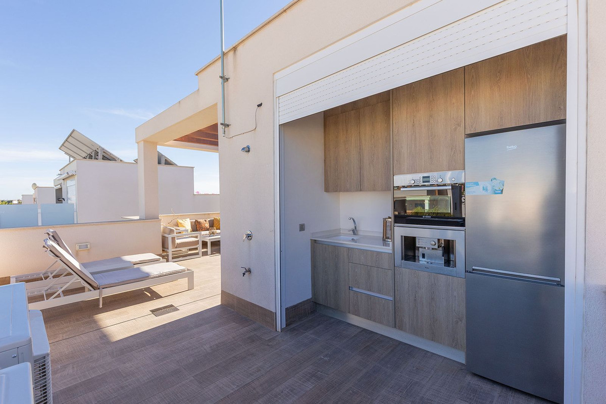 For sale - 3 Bedroom 3 Bathroom House - Detached Villa in Rojales - Ciudad Quesada  - Alicante